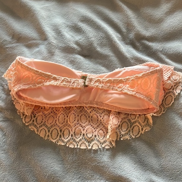 RipCurl  bathing suit top. Size small. Great condition! - Picture 4 of 4